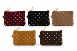 Cartera Rock Chic de Antelina con Tachas Doradas